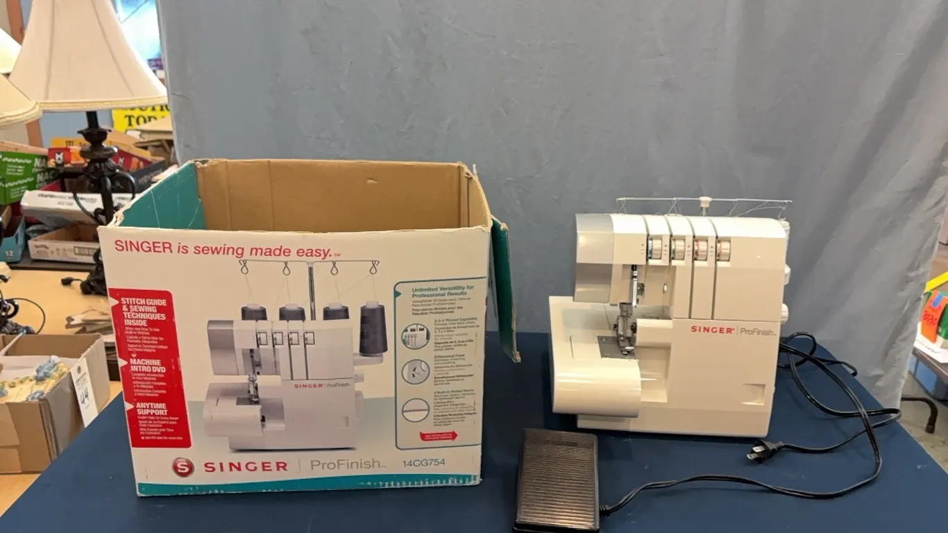 Singer ProFinish Sewing Machine