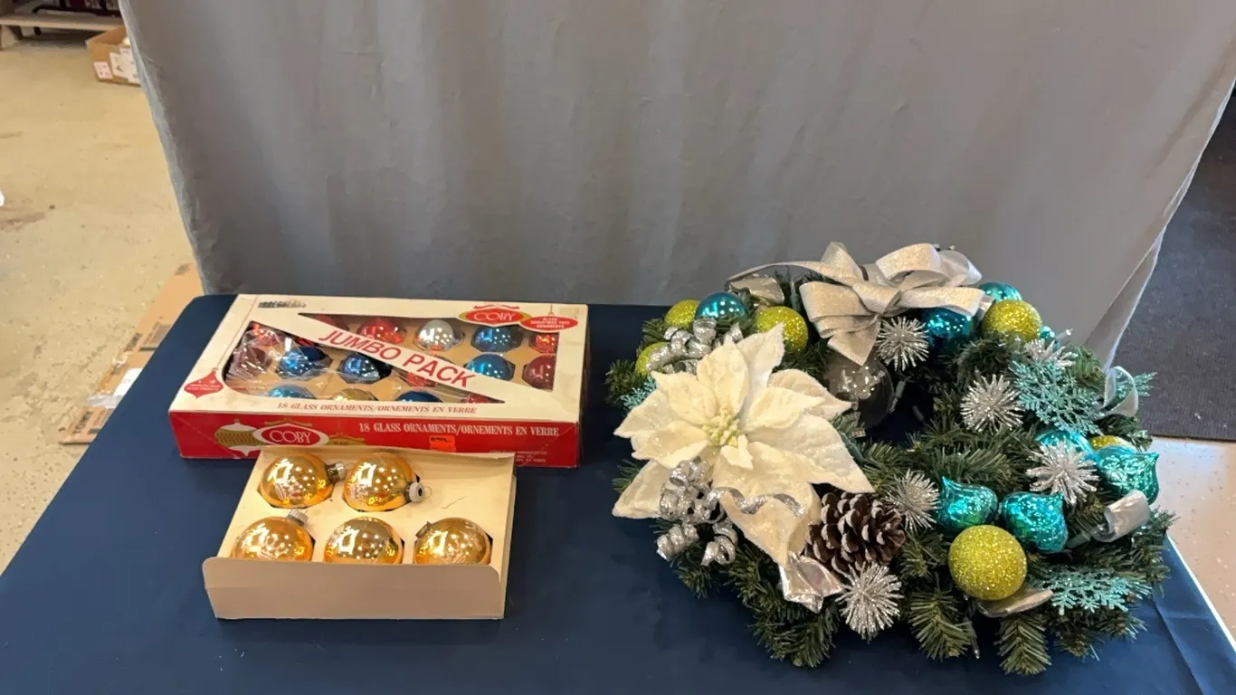Christmas Wreath & Ornaments