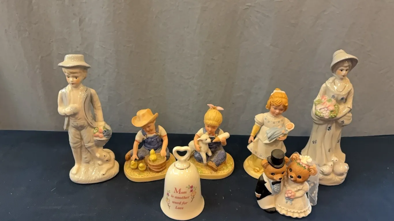 Figurines & Bell