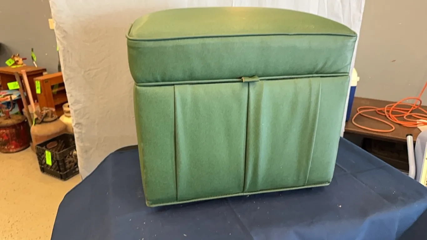 Storage ottoman