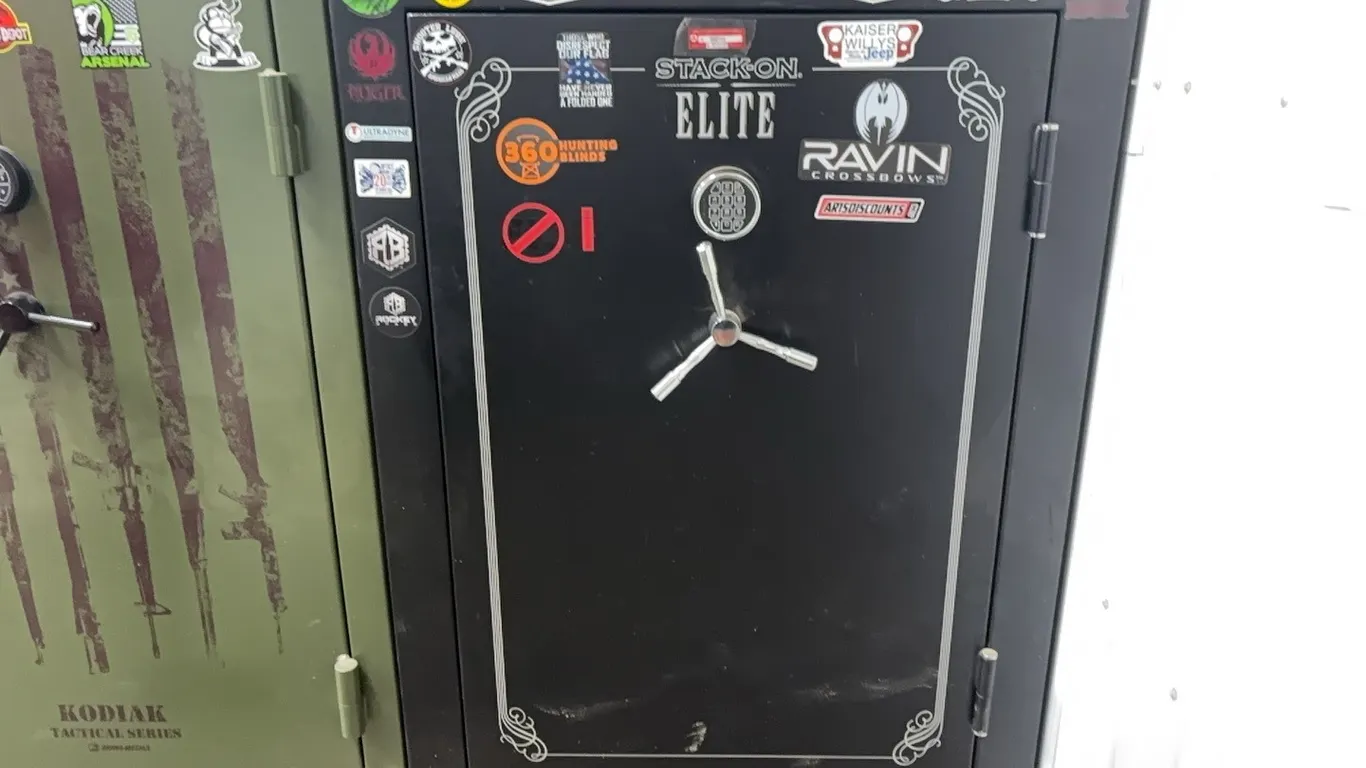 Stack on elite gun safe