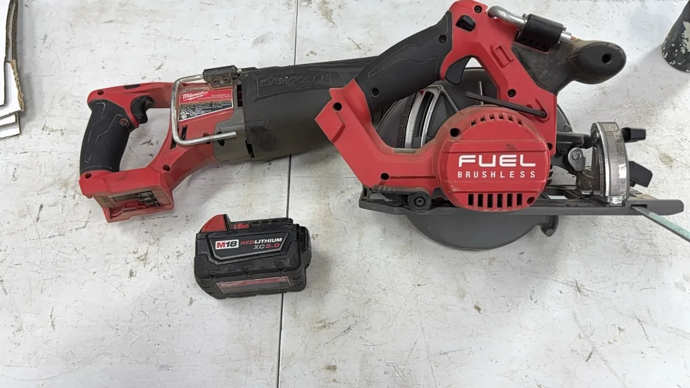 18 milwaukee reciprocating saw and 18 volt milwaukee circular saw