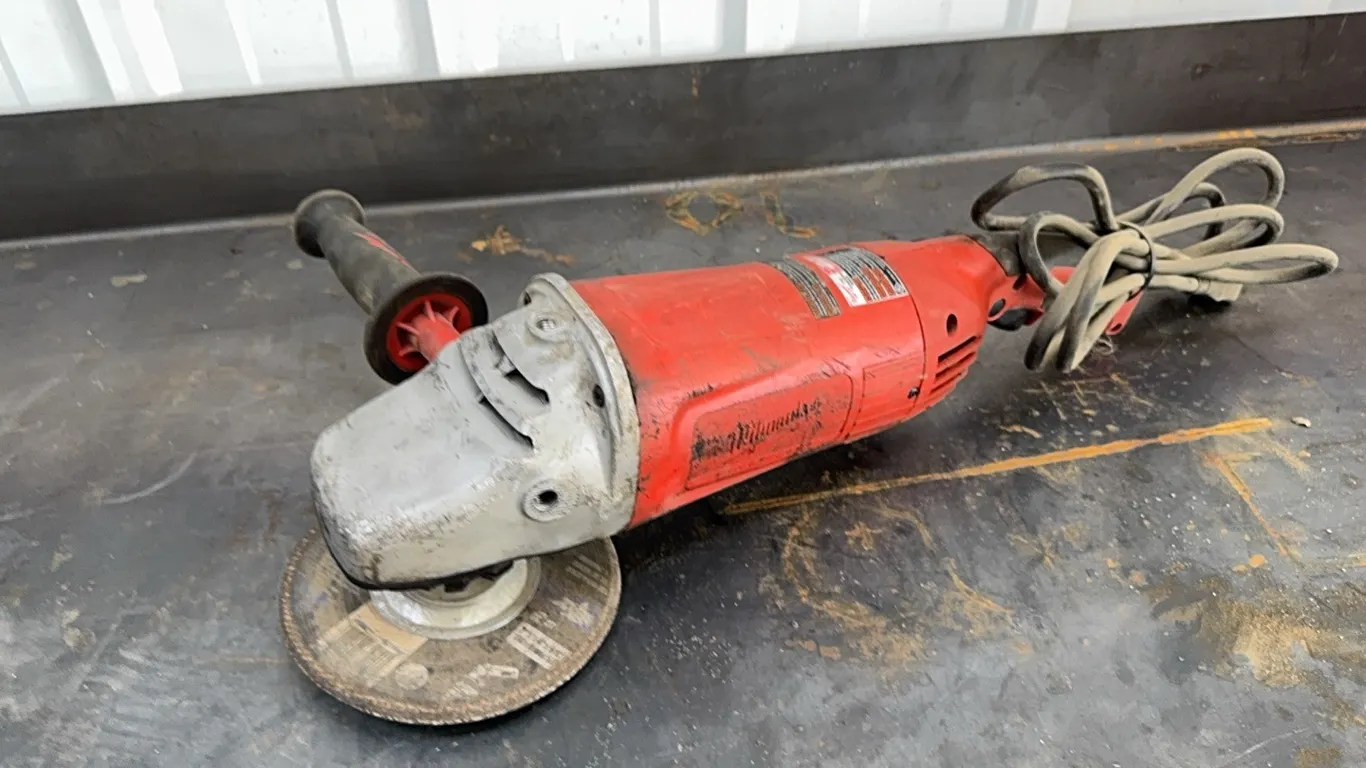 Milwaukee corded angle grinder