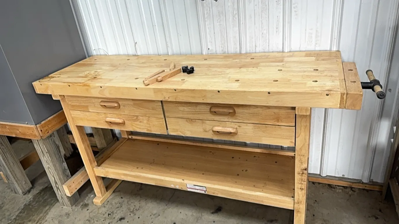 5’ wood working bench