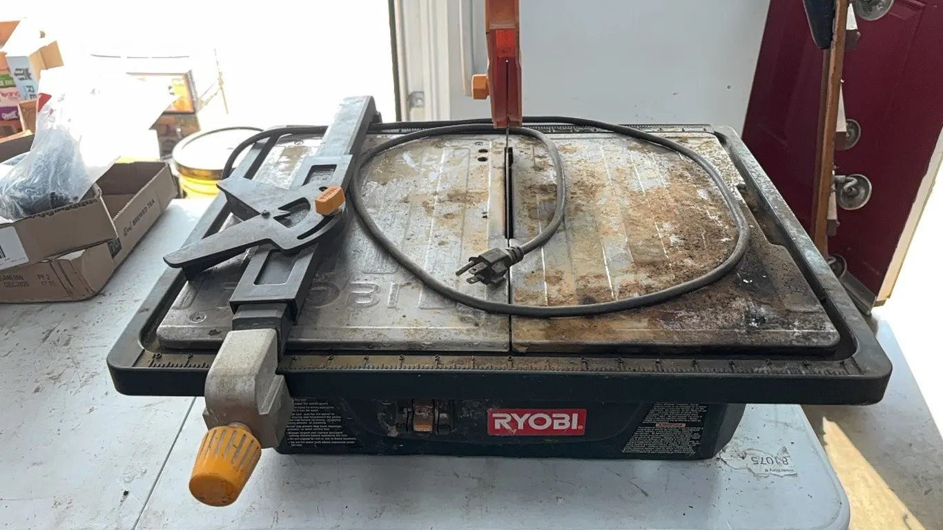 Tile saw