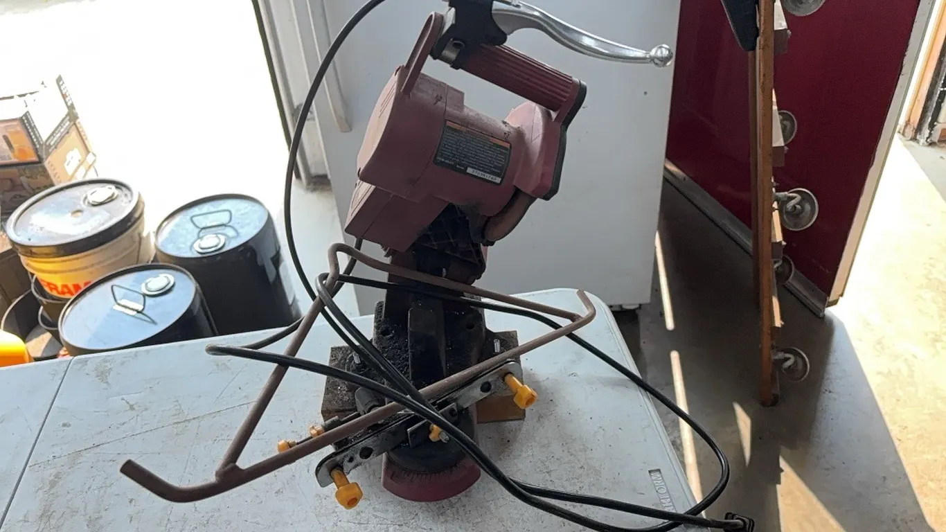 Chainsaw sharpener