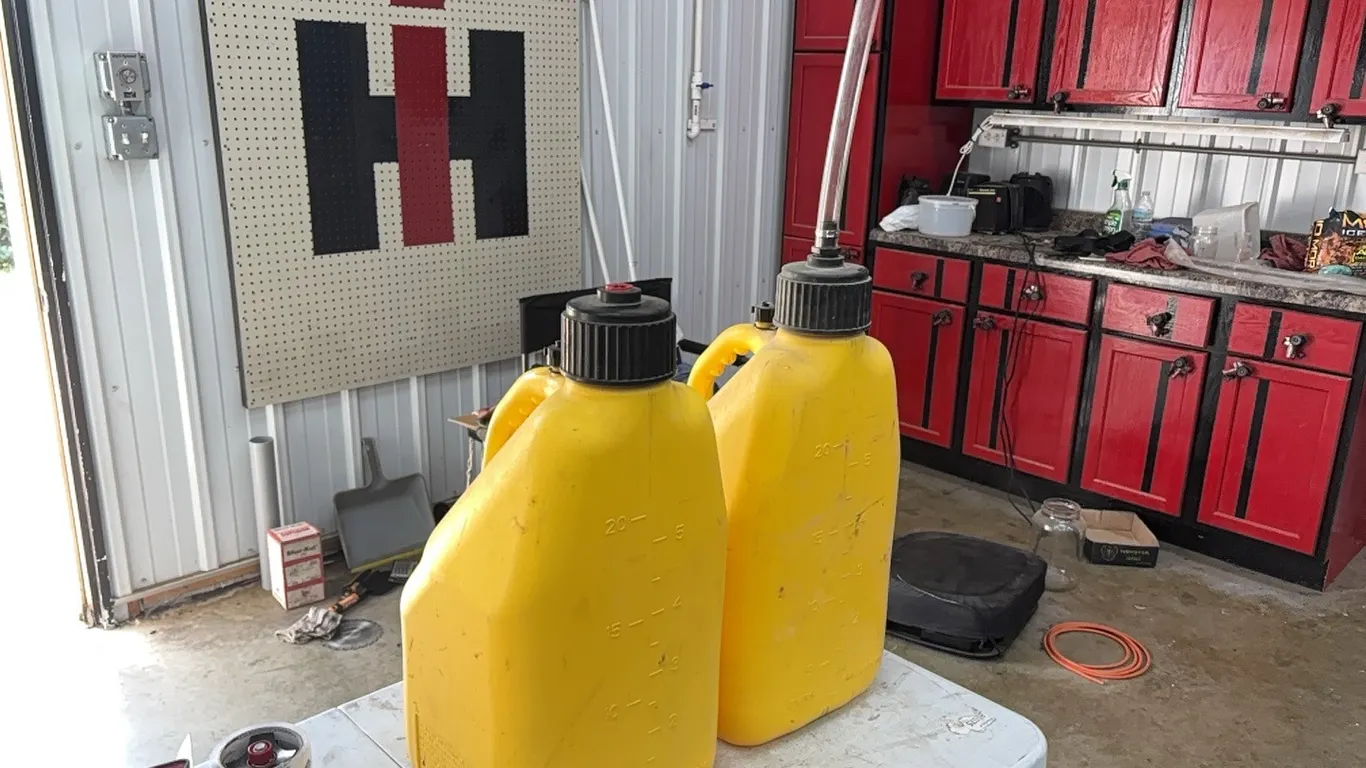 5 gallon gas cans