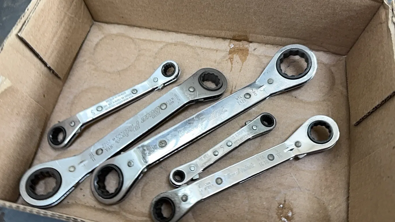Ratcher wrenches