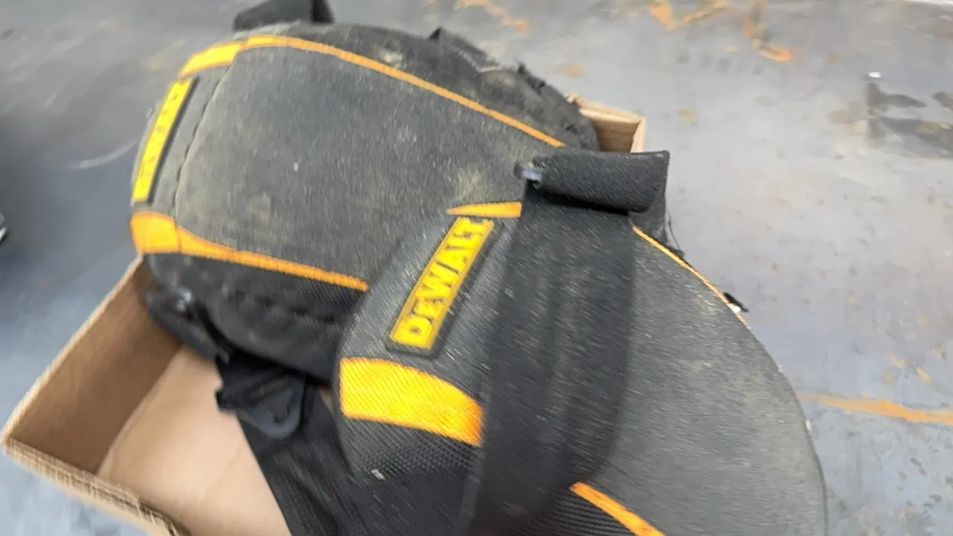 Knee pads