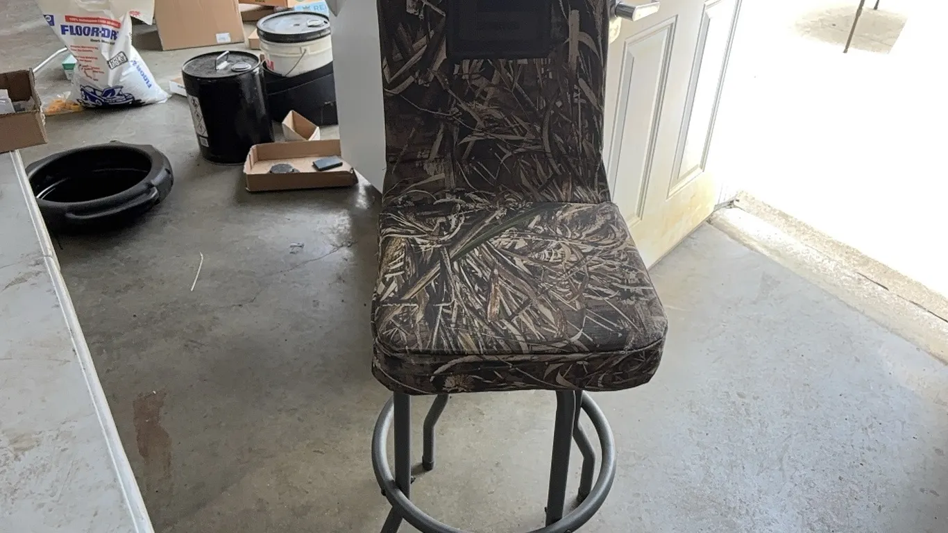Shop stool
