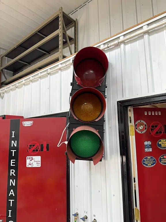 IH stop light