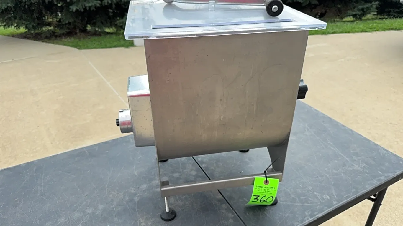 Meat mixer