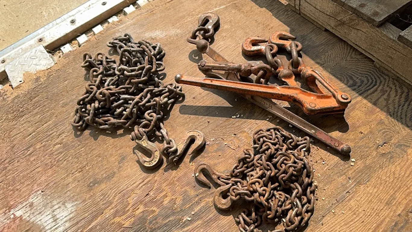 Chains and binders