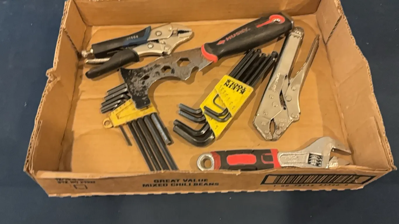 Allen wrenches and wrenches