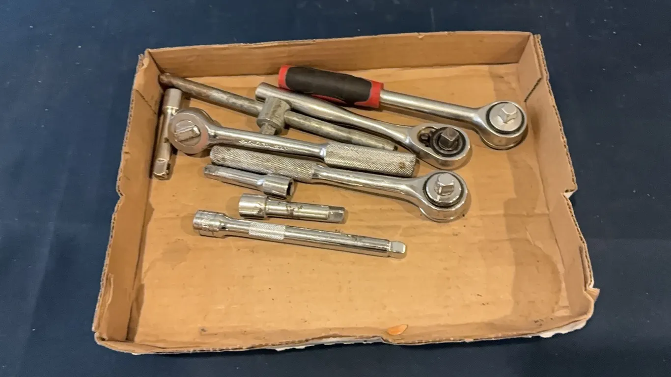 Socket wrenches