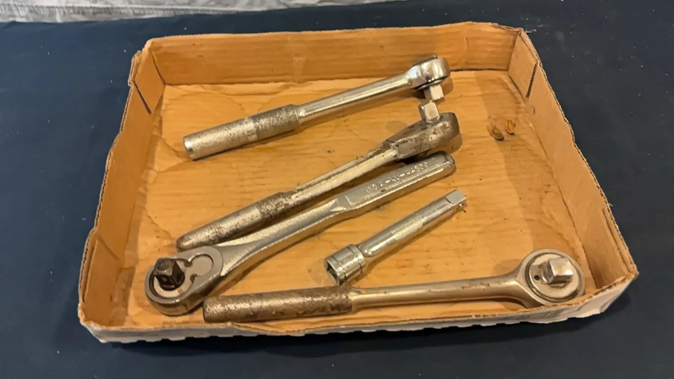 Socket wrenches