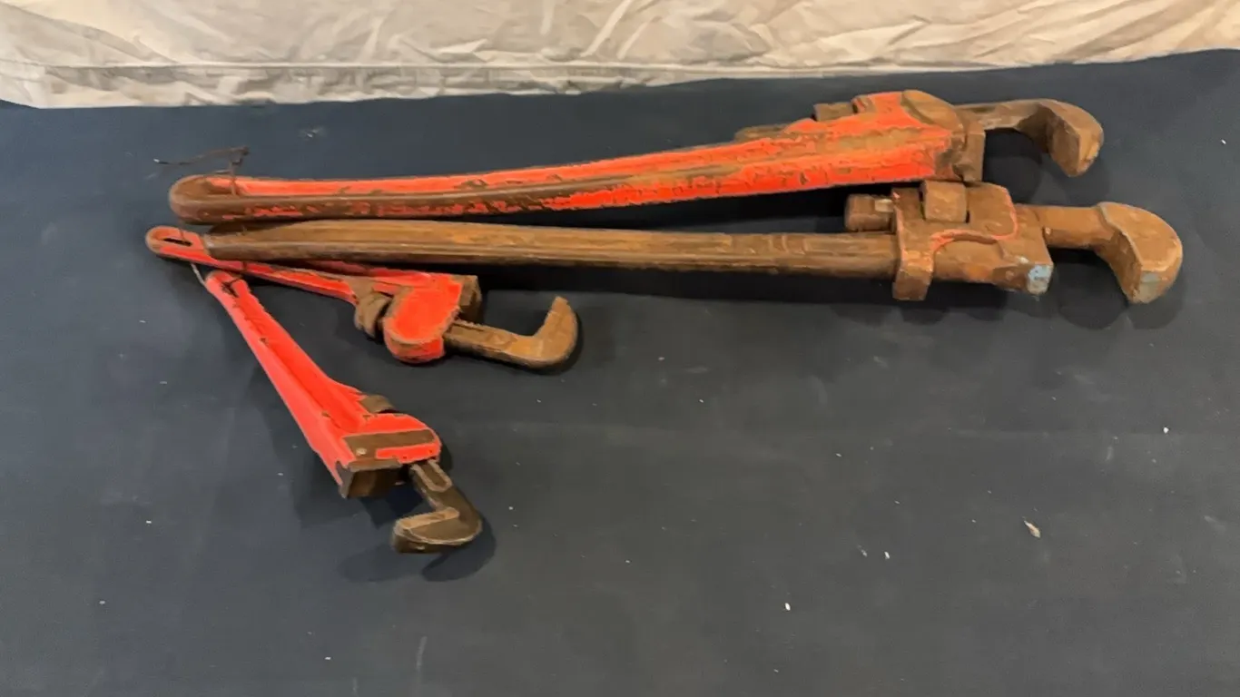 straight pipe wrenches