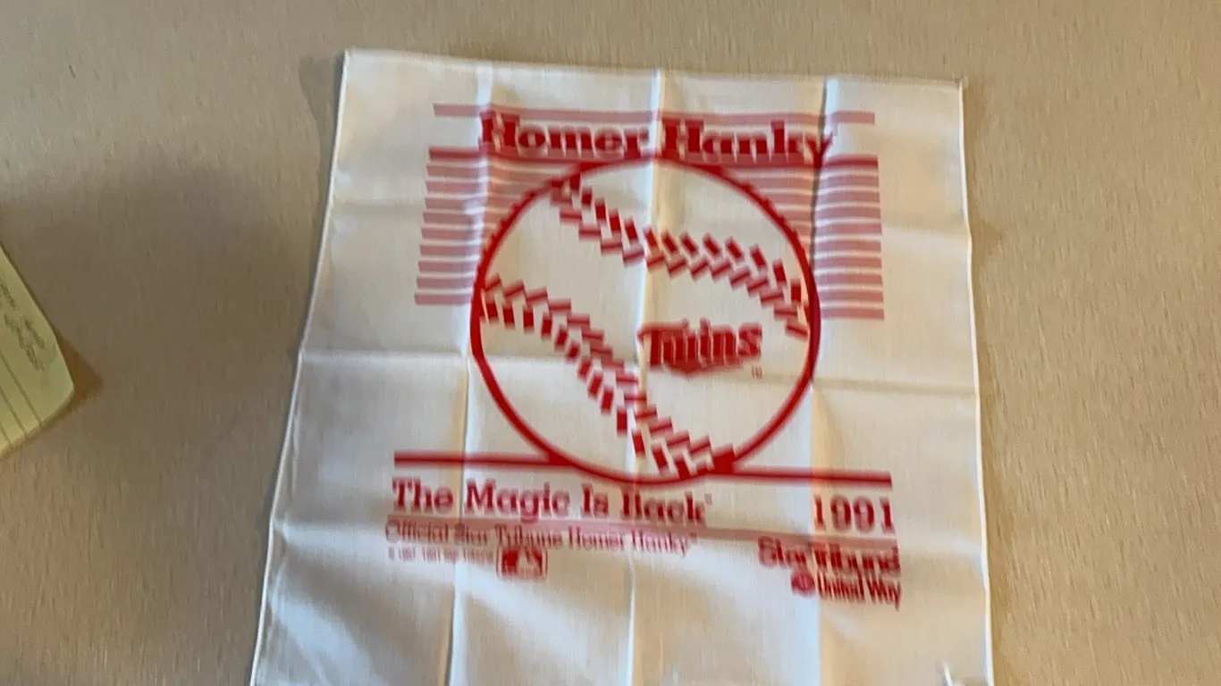 Twins homer hankie