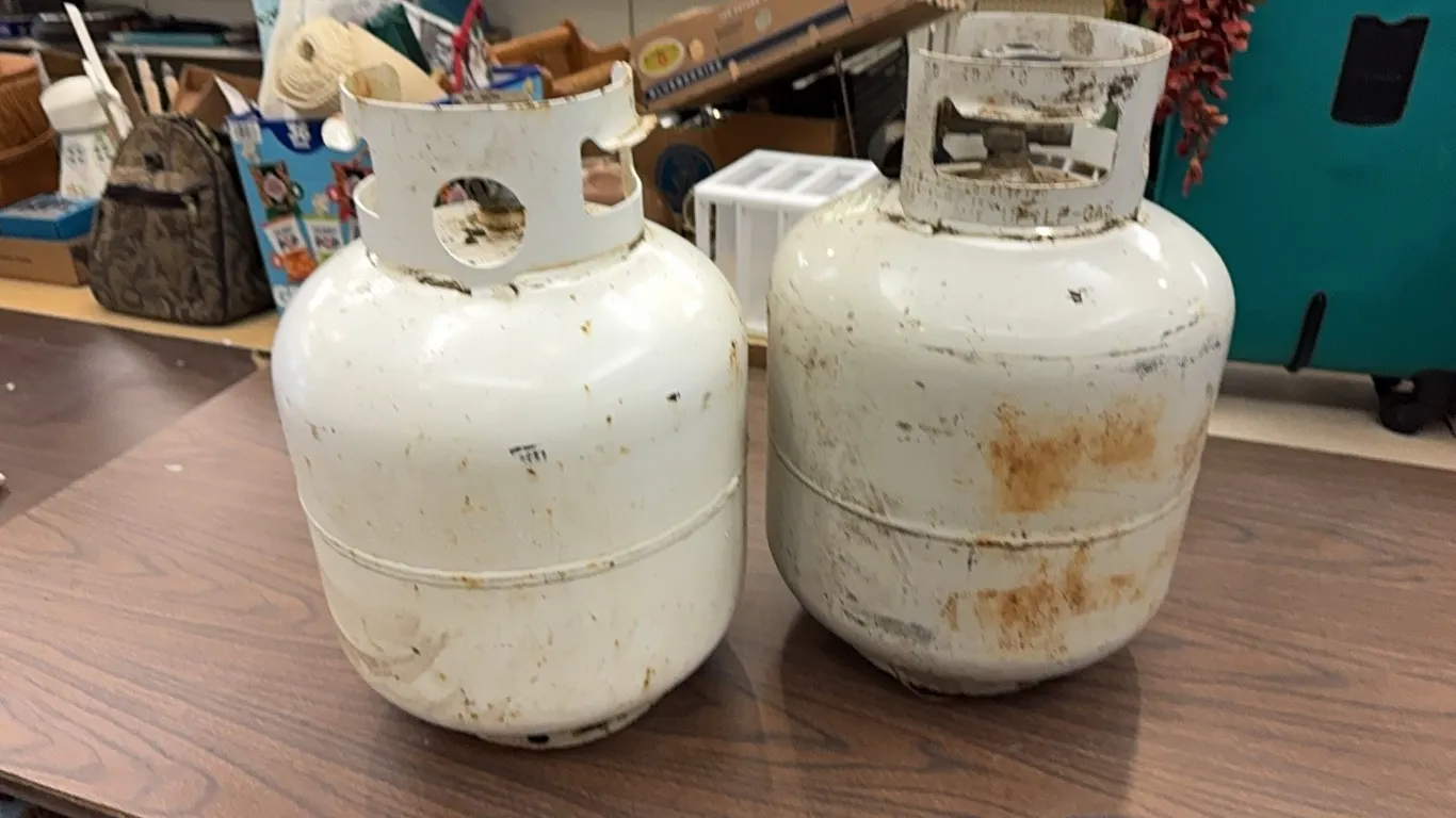 2 propane tanks