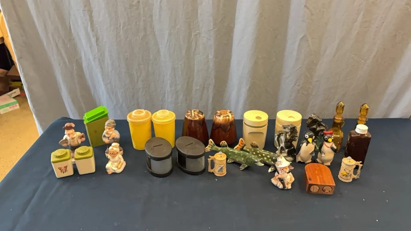 Salt & Pepper Shakers