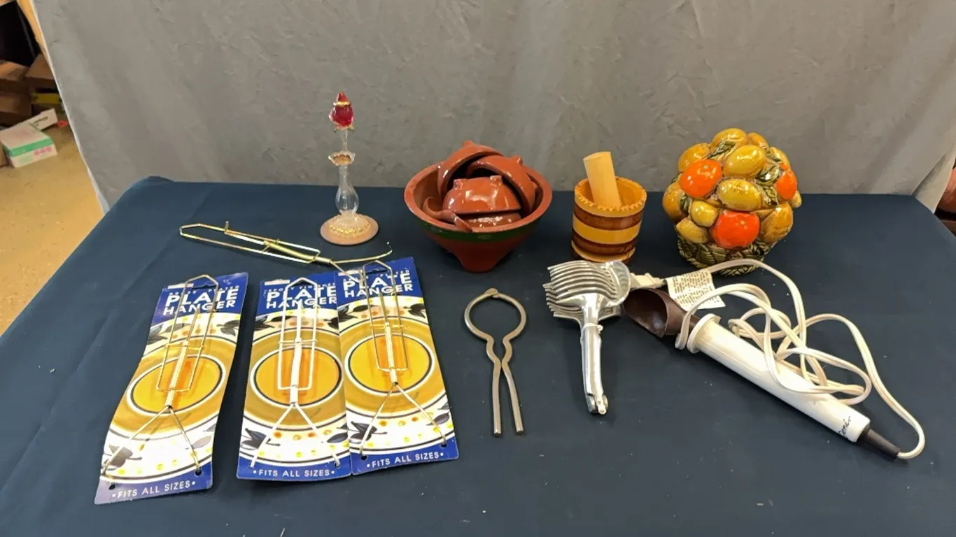 Plate Hangers & Misc Kitchen Items