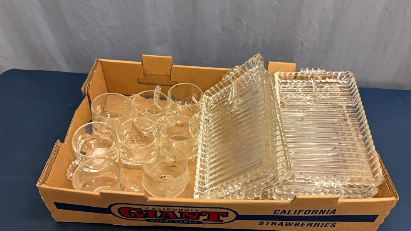 Snack Trays & Glasses