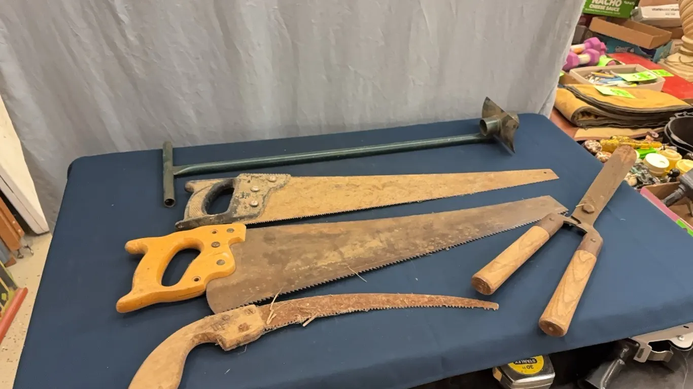 Saws & Hand Tools