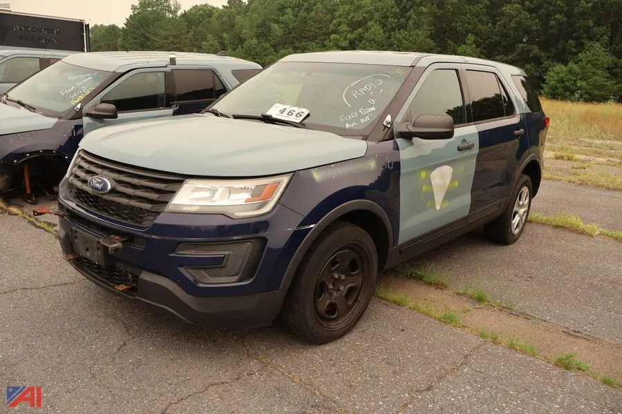 2017 Ford Explorer SUV (0498)