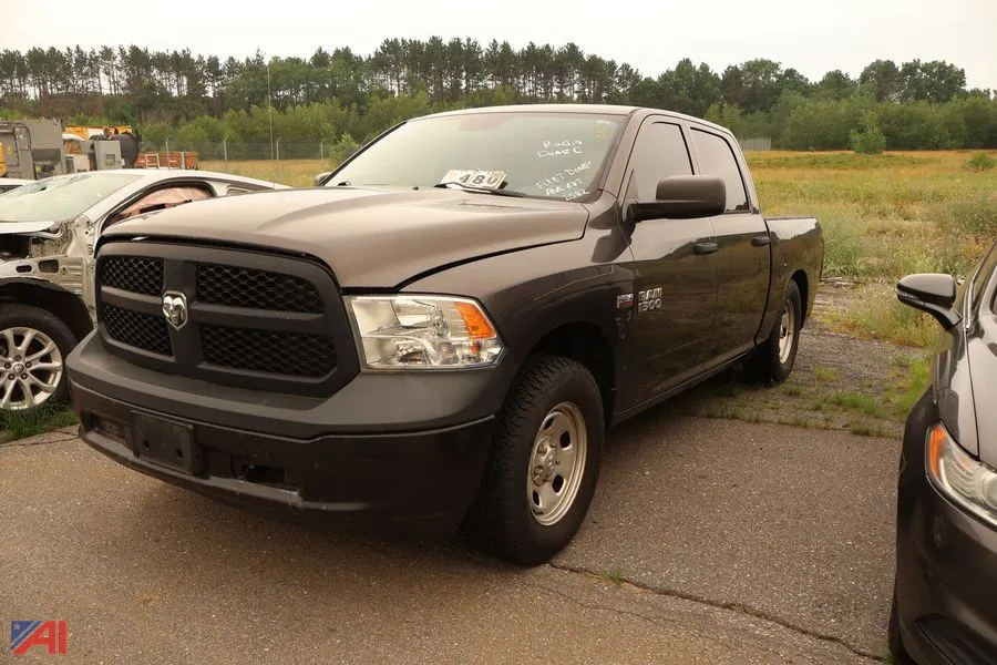 2015 Ram 1500 Pickup Truck (2582)