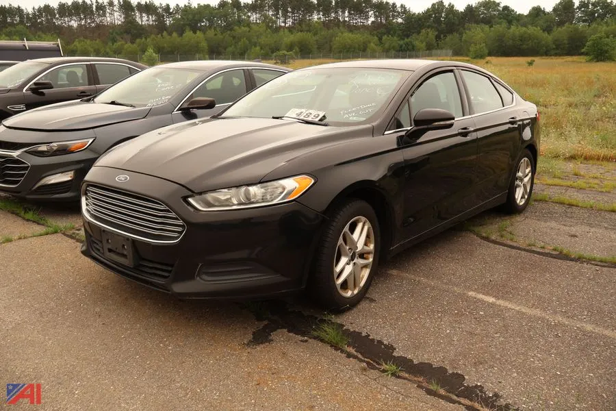 2016 Ford Fusion Sedan (3223)