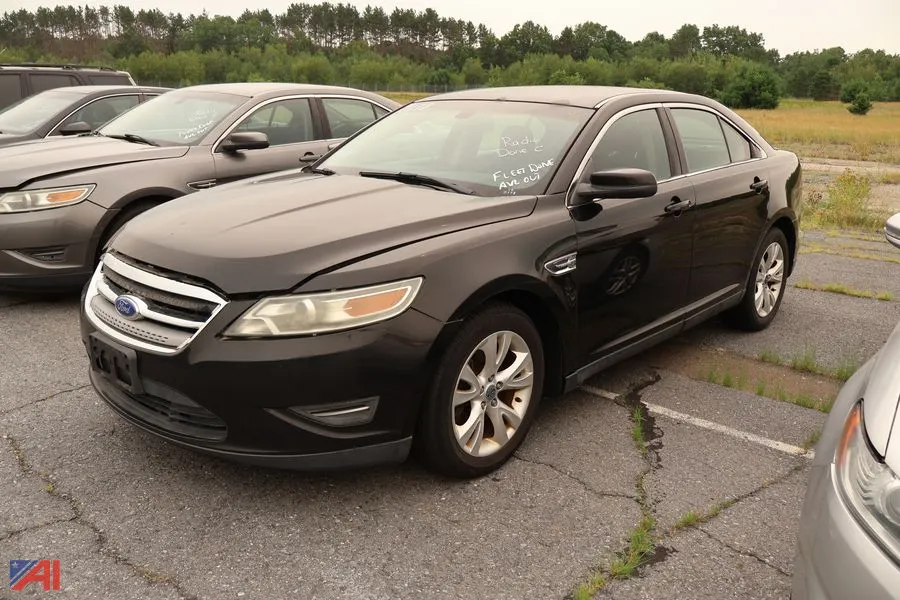 2012 Ford Taurus Sedan (0178)