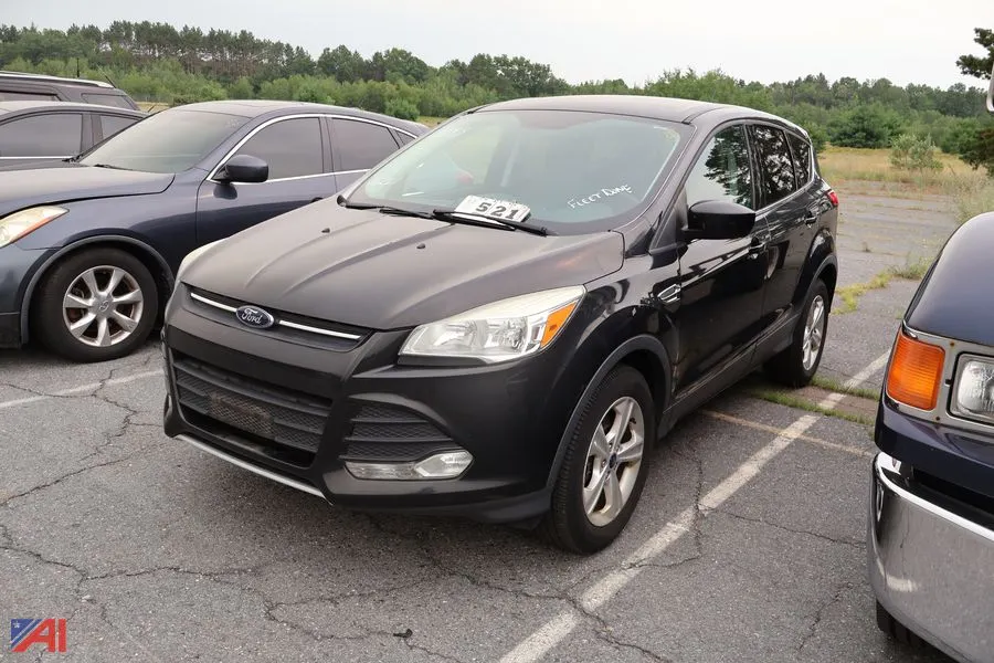 2015 Ford Escape SUV (3043)