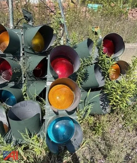(1) Traffic Light