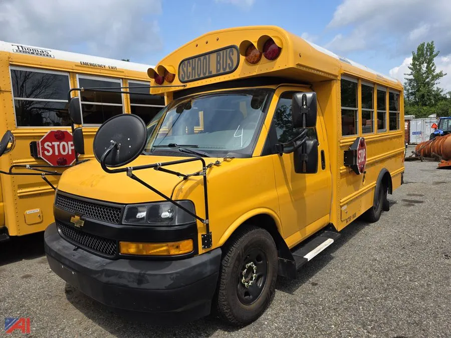 (#4) 2019 Chevrolet Express School Bus