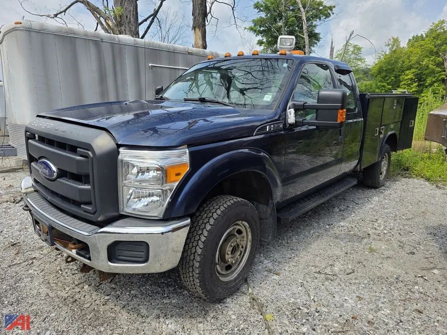 (#7) 2014 Ford F-250 Super Duty Pickup Truck w/ Utility Body