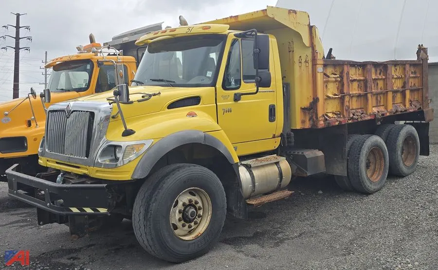 2005 International WorkStar 7600 Dump Truck
