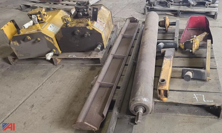 Heavy Equipment Parts & Hydraulic Tanks
