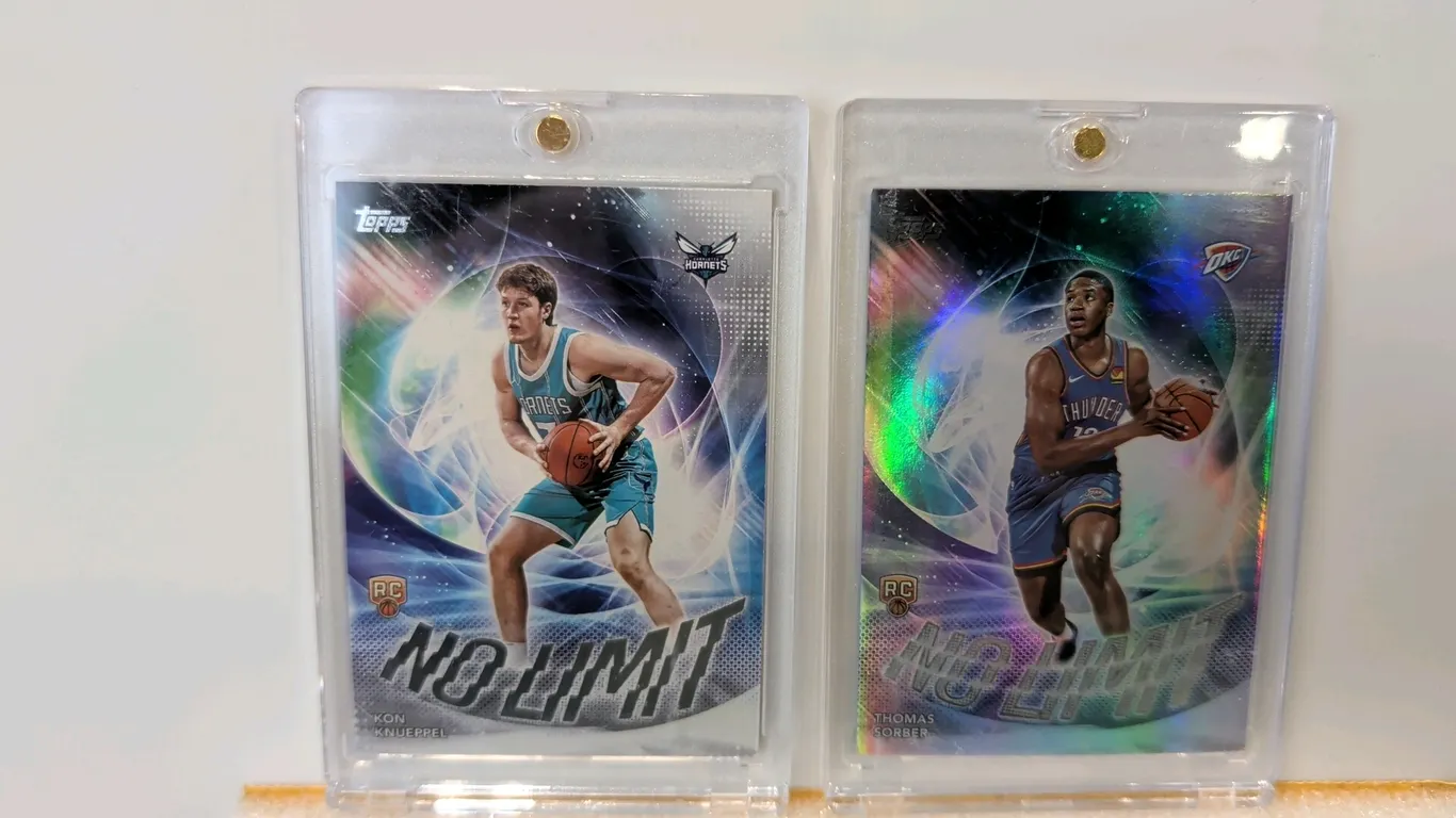 A Pair of Topps "No Limit" Basketball Rookie Cards. (Topps, 2025) A 2-card lot featuring Kon Knueppel (#NL-4) of the Charlotte Hornets and Thomas Sorb