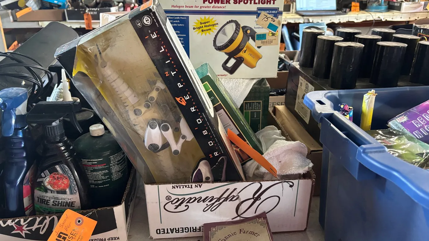 (5) New Boxes of Crystallized Rope Lights, 3 Million Candlepower Spotlight, and New Roboreptile