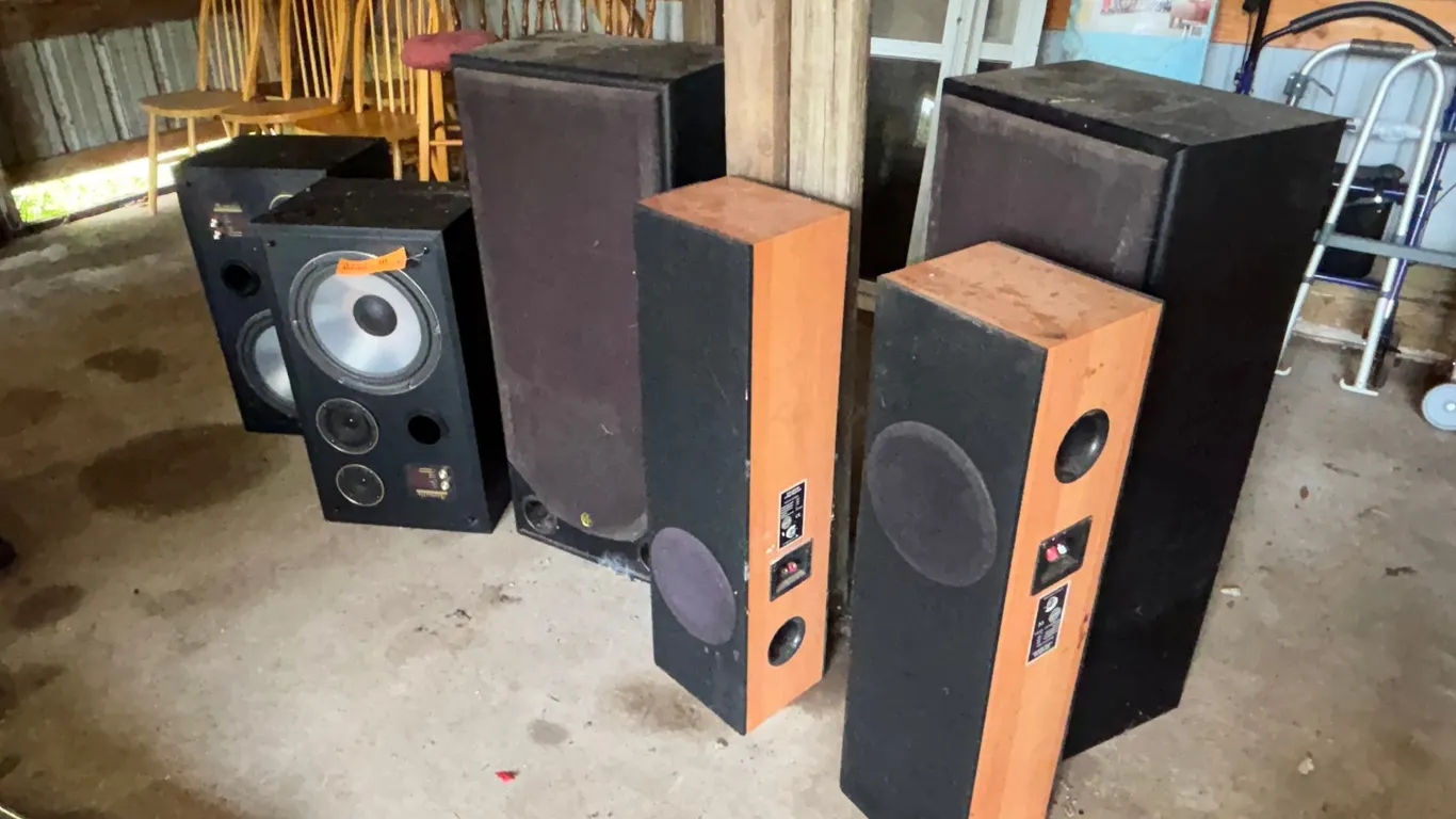 (6) Speakers