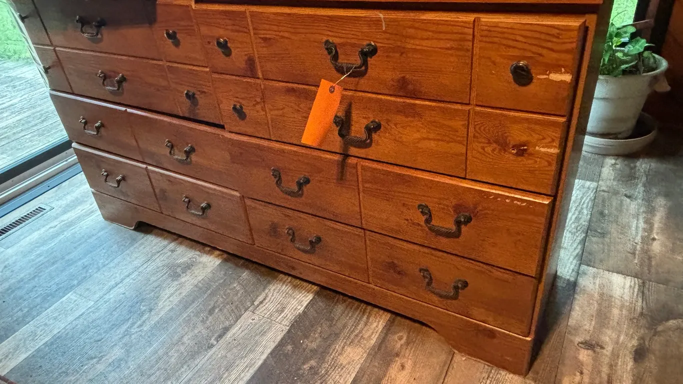 (4) Drawer Dresser