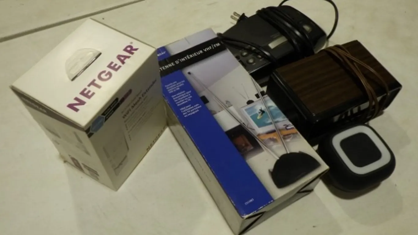 Clock Radios, WiFi Extender
