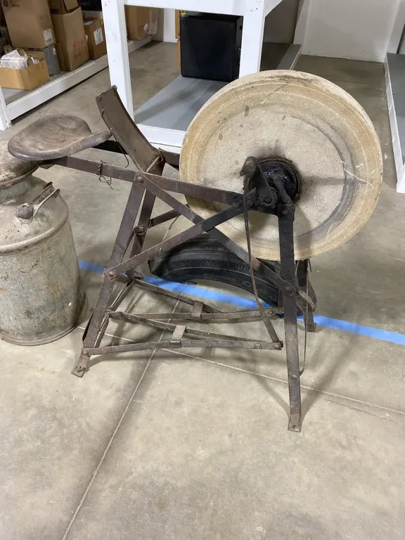 GRINDING WHEEL