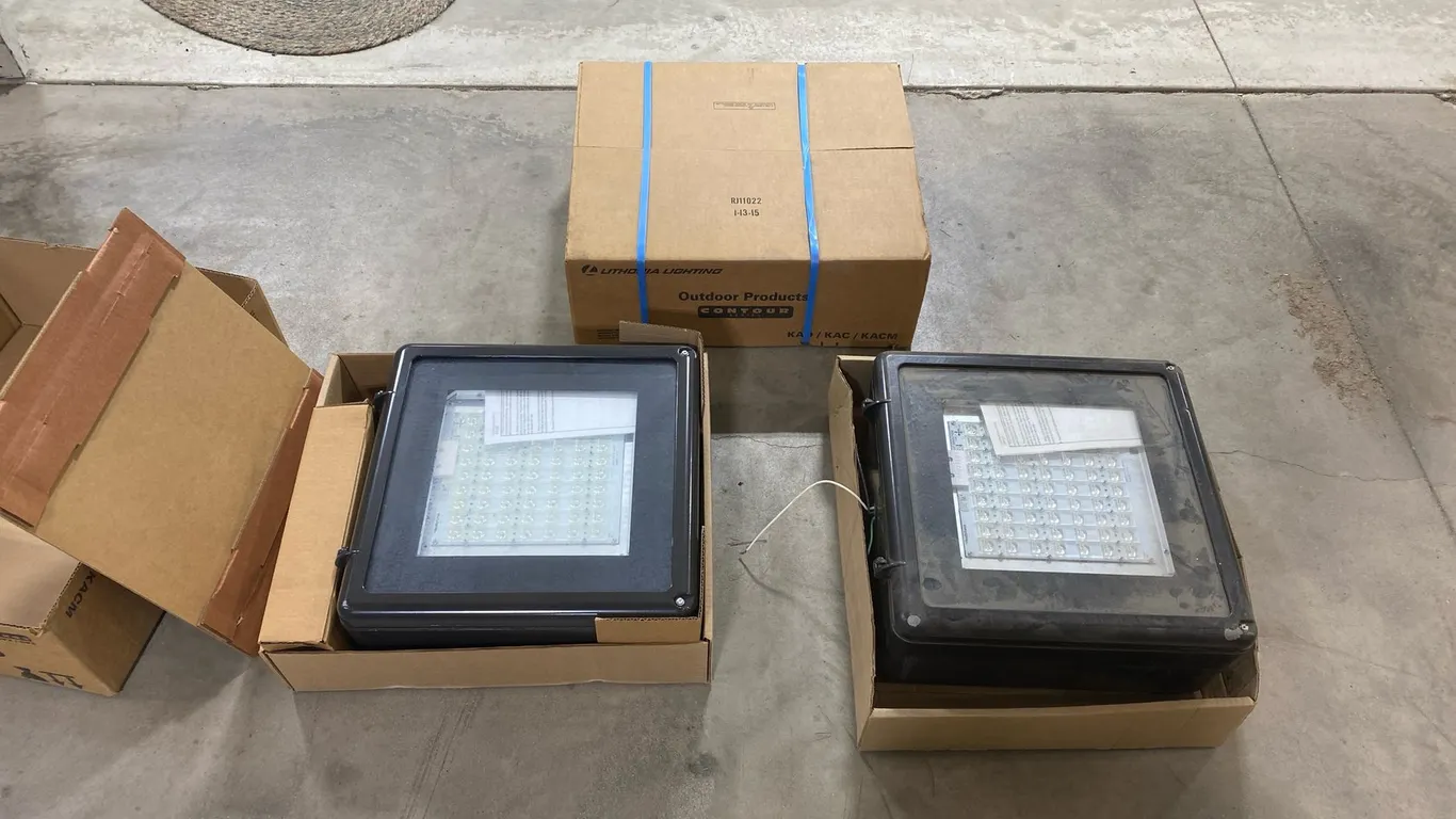 OUTDOOR LIGHT