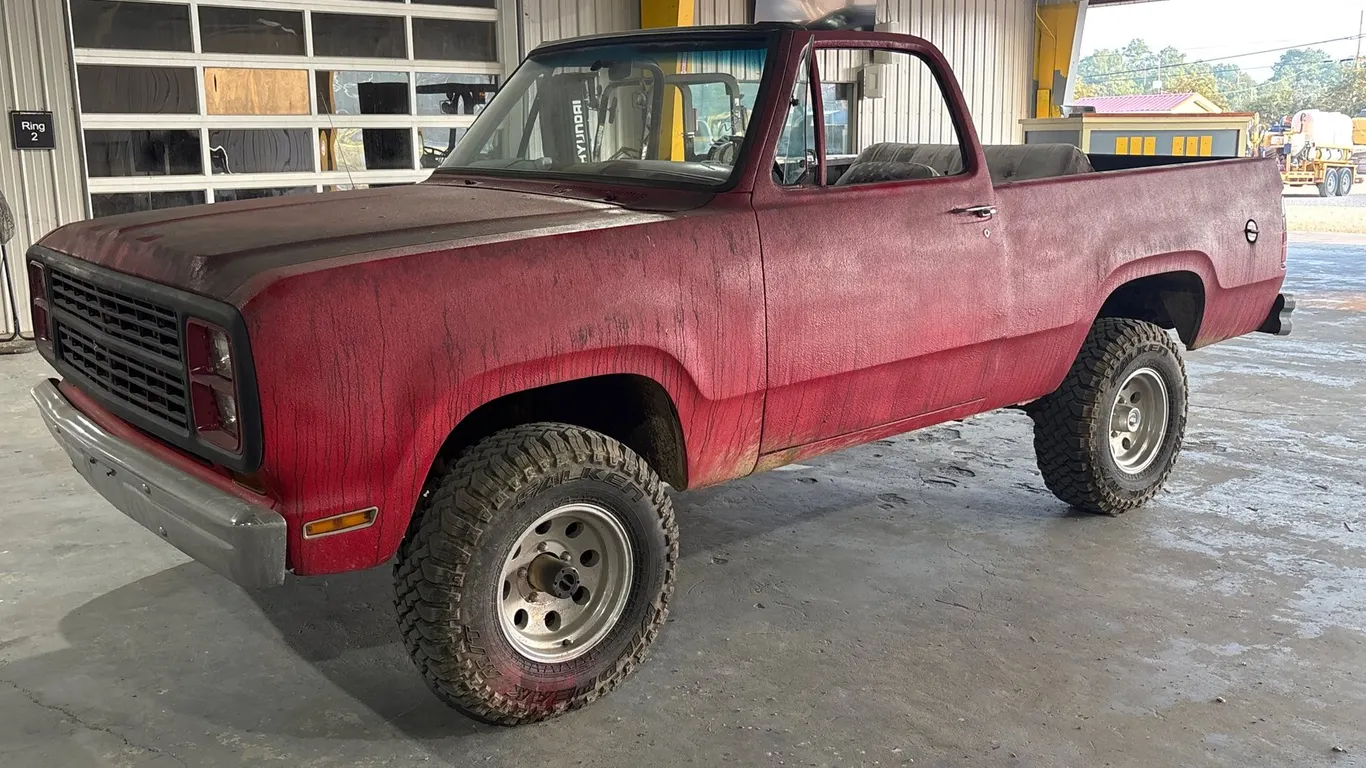 1989 DODGE AWL