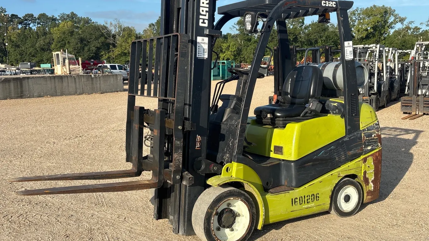 CLARK C32C FORKLIFT