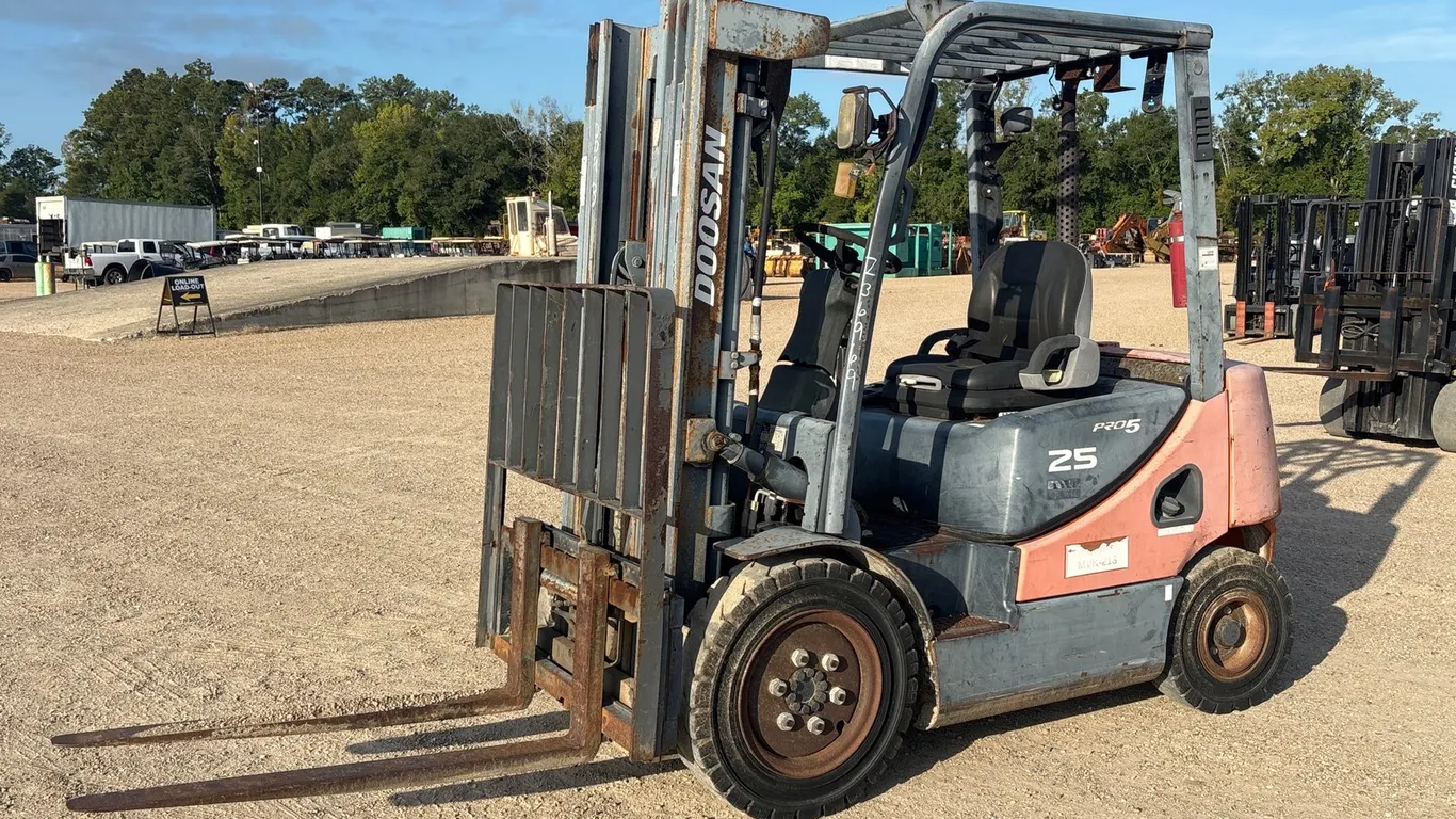 DOOSAN D25S-5 FORKLIFT