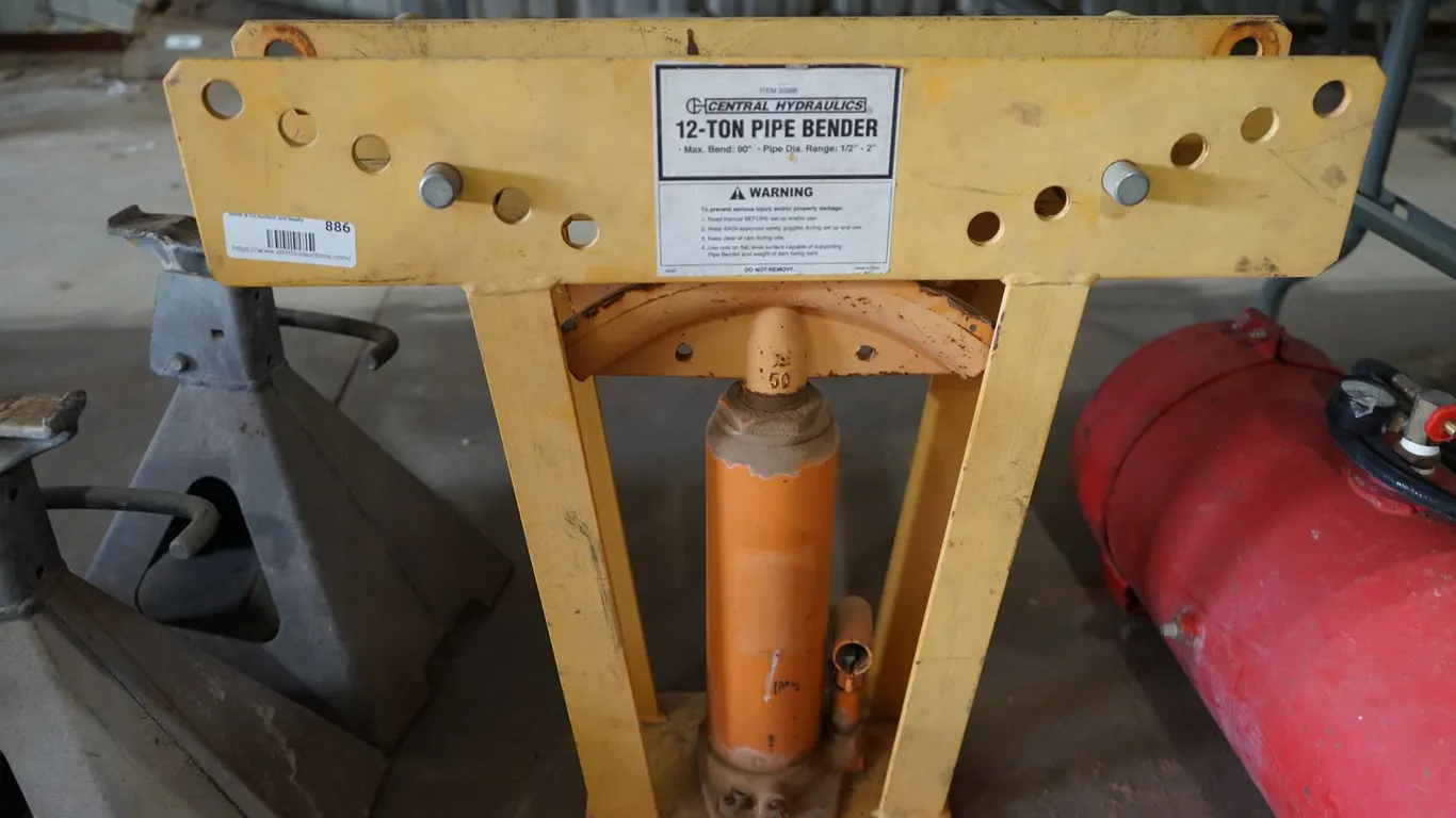 Central Hydraulic 12 Ton Pipe Bender