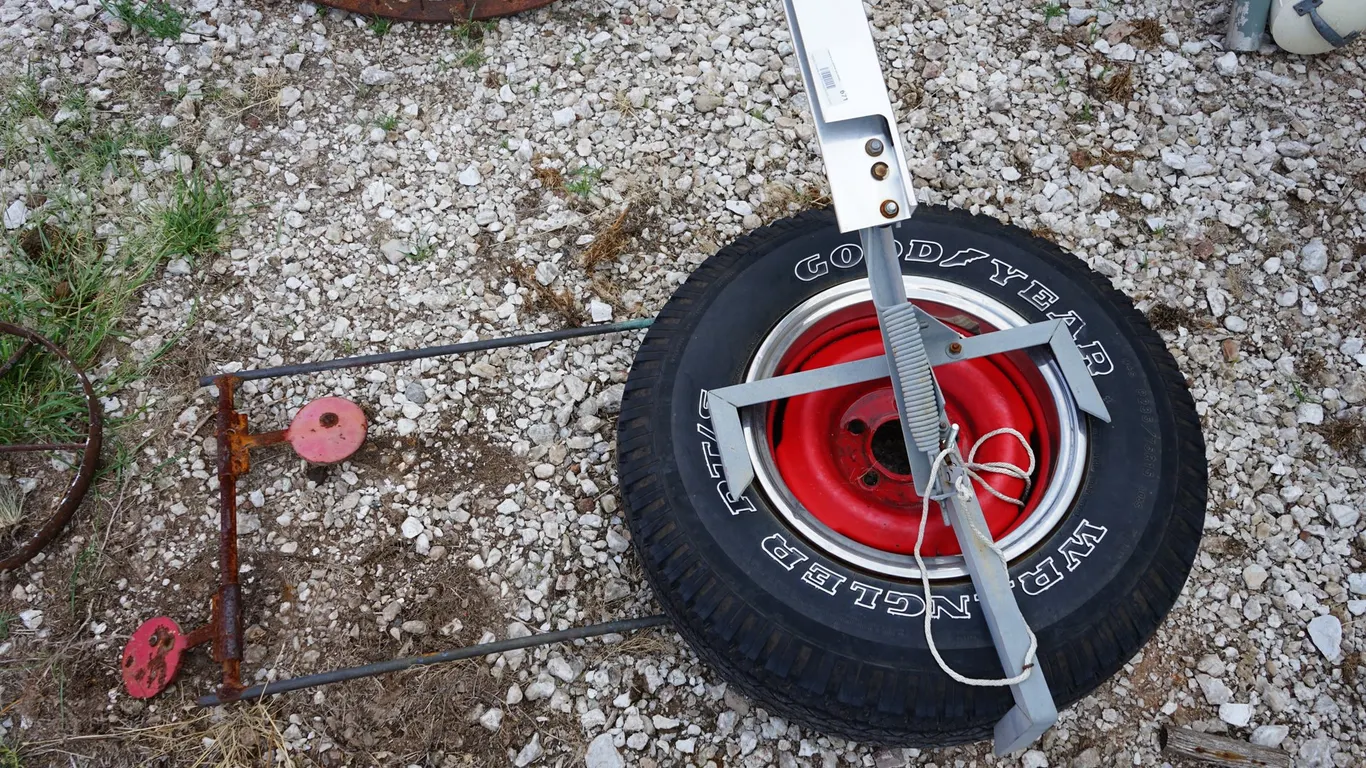 Target Shooting Manual Clay Thrower & Metal Target