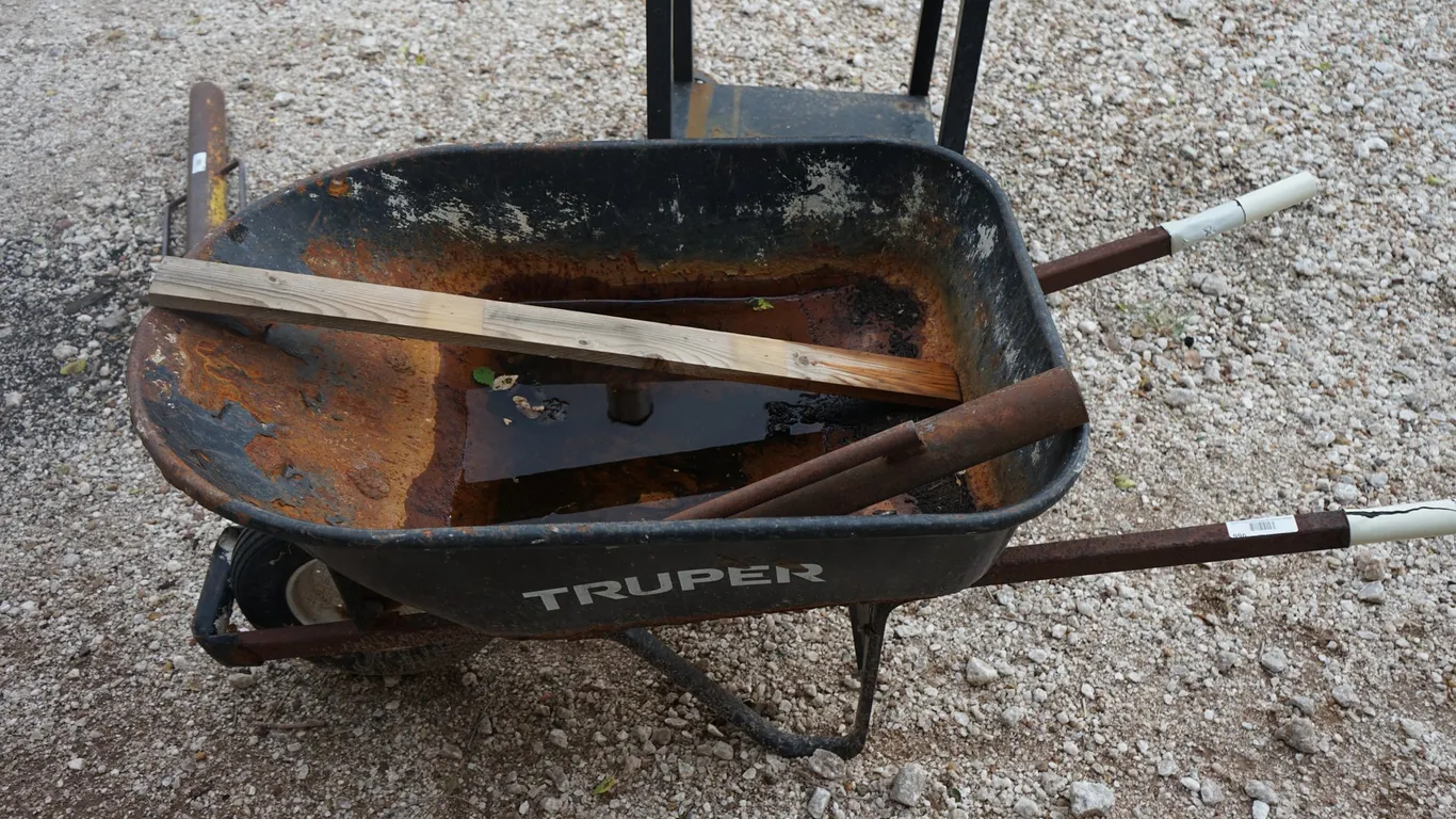 Truper Wheel Barrow & T-Post Driver